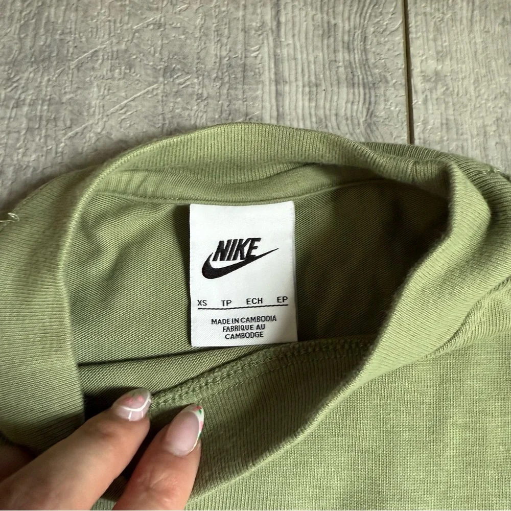 Nike Boxy Cropped T-Shirt
